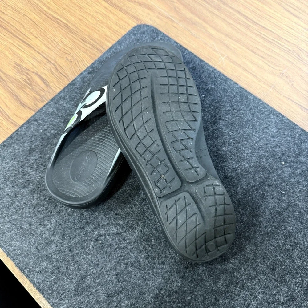 OOFOS Mens OOriginal Sport Recovery Sandals Black White Athletic Sport Comfort 8